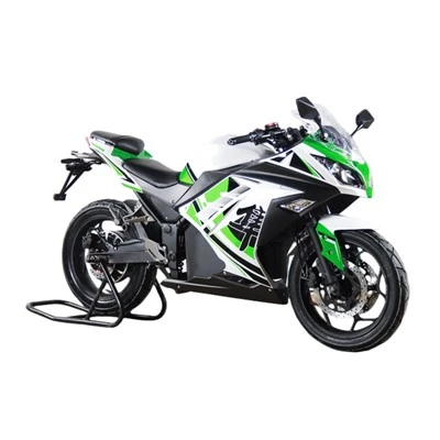 Posso andar de motocicleta elétrica sem capacete?